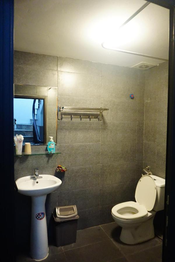 Nusmile'S Hostel And Travel Ханой Екстериор снимка